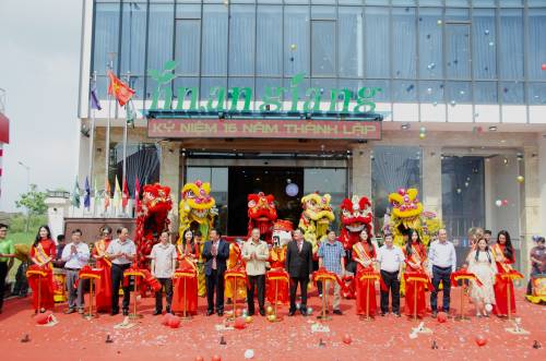 CHẶNG ĐƯỜNG 16 NĂM HÌNH THÀNH VÀ PHÁT TRIỂN CHẶNG ĐƯỜNG 16 NĂM HÌNH THÀNH VÀ PHÁT TRIỂN
